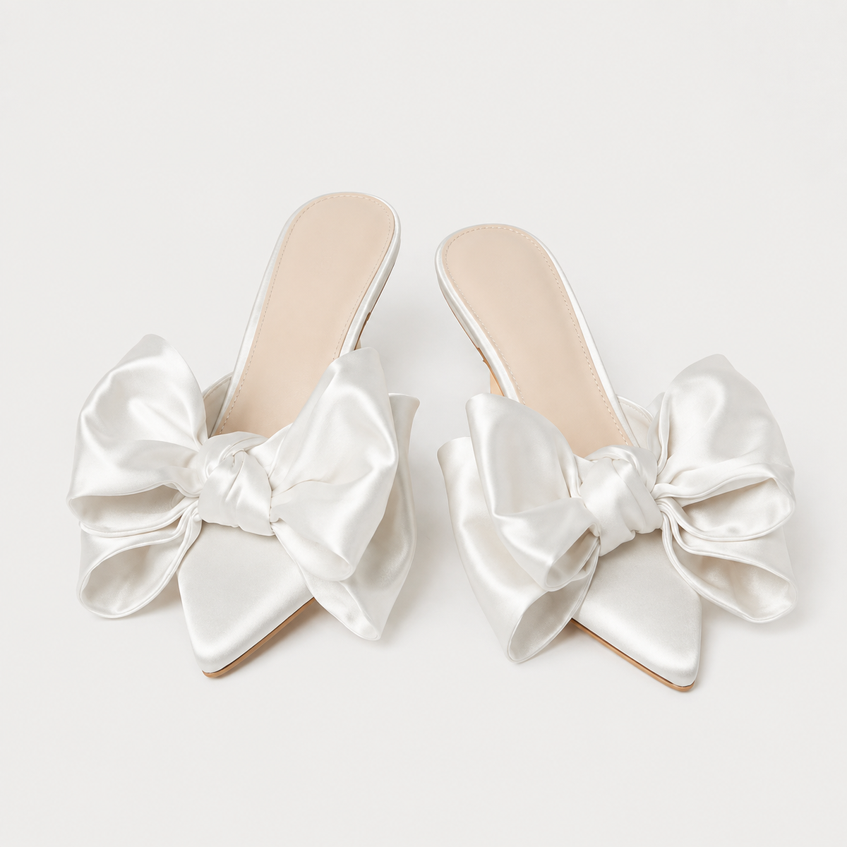 ZARA. BIG BOW HEEL