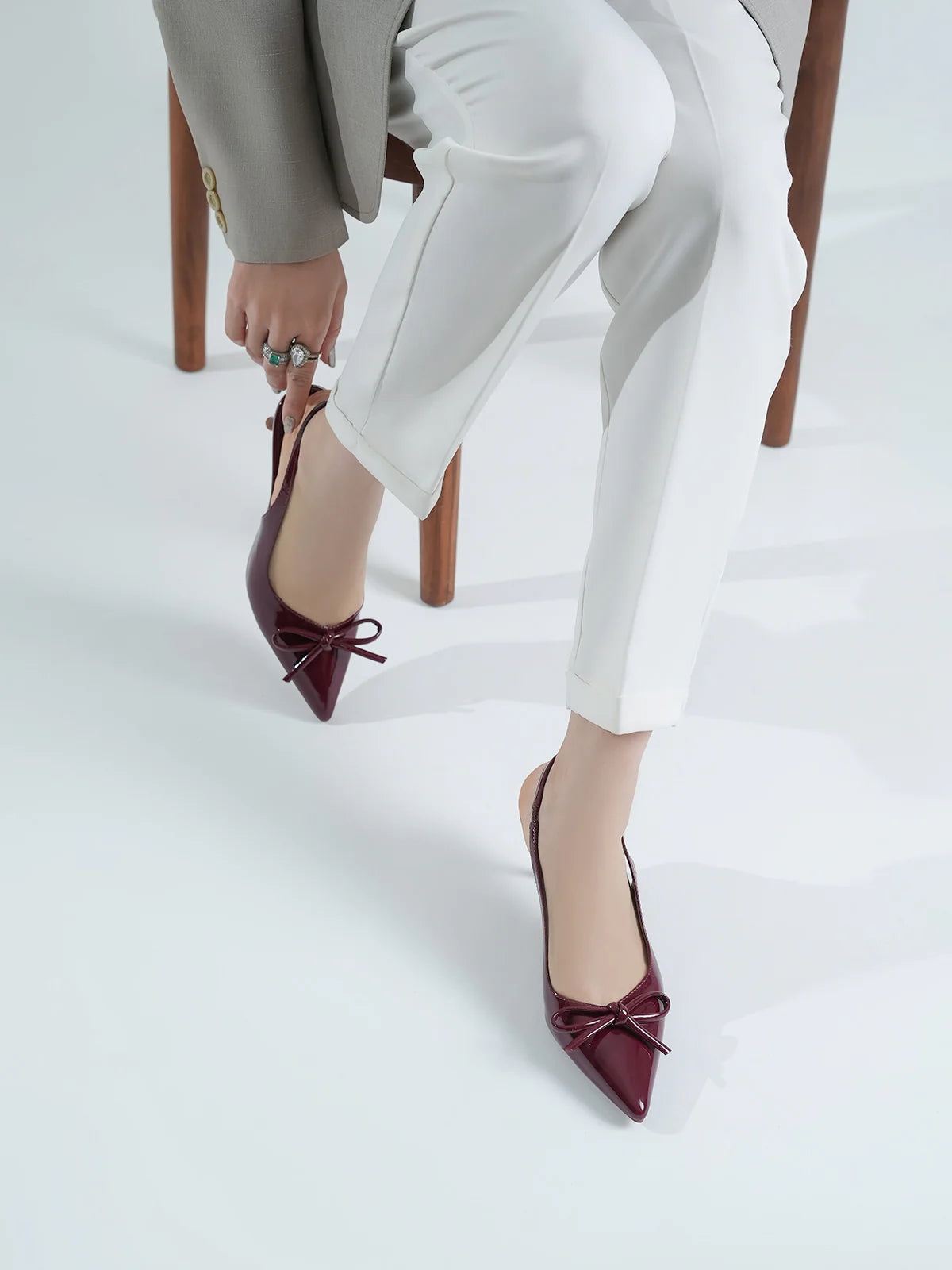 Mahroon Bow Pointed Heel